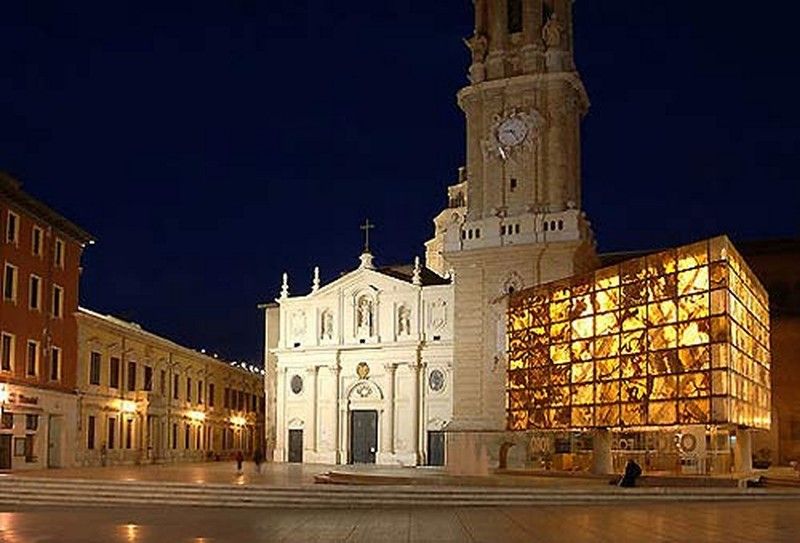 Dos Torres Pilar Suites- Balcones Con Vistas A La Ciudad Zaragoza Kültér fotó