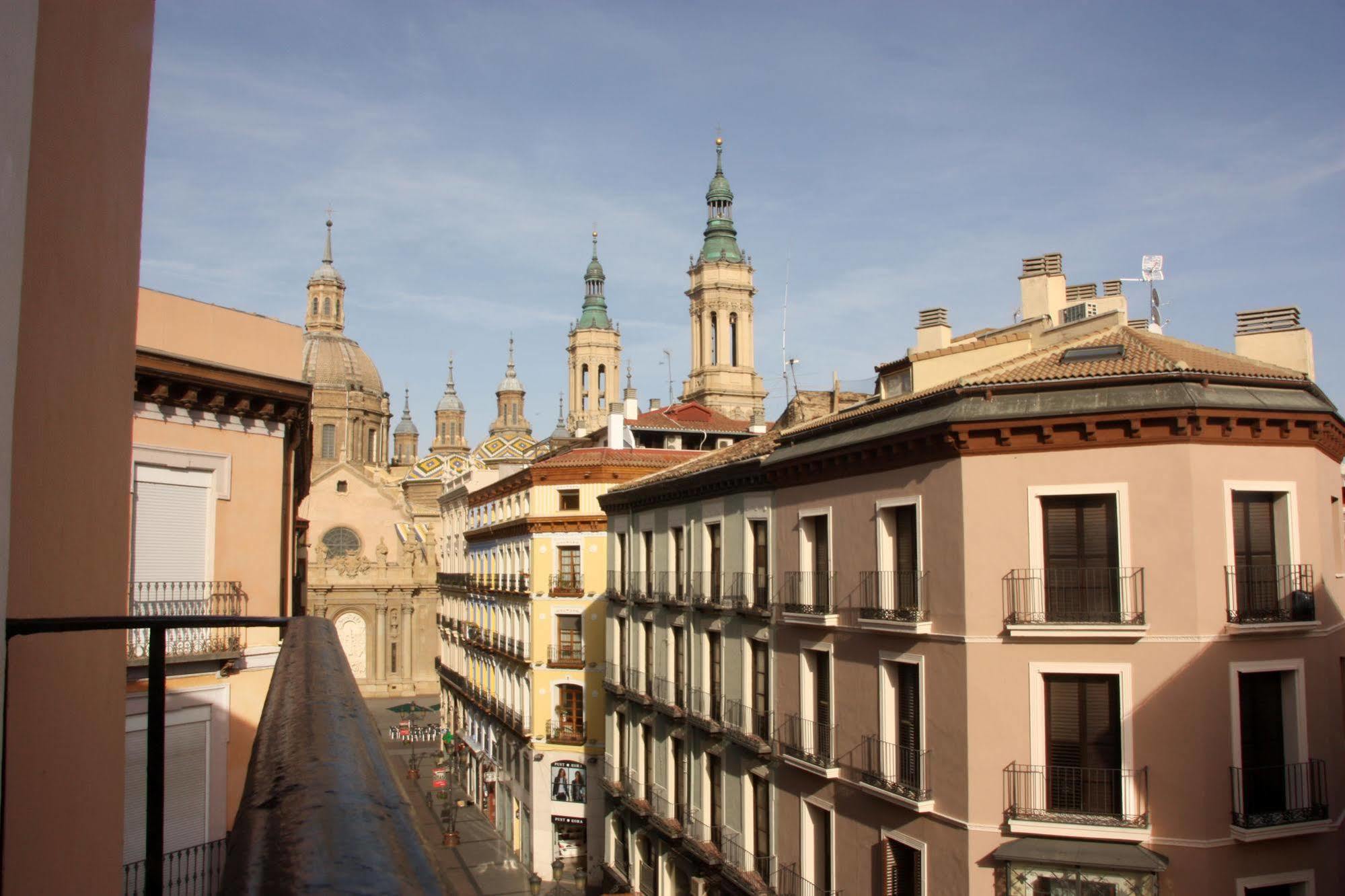 Dos Torres Pilar Suites- Balcones Con Vistas A La Ciudad Zaragoza Kültér fotó